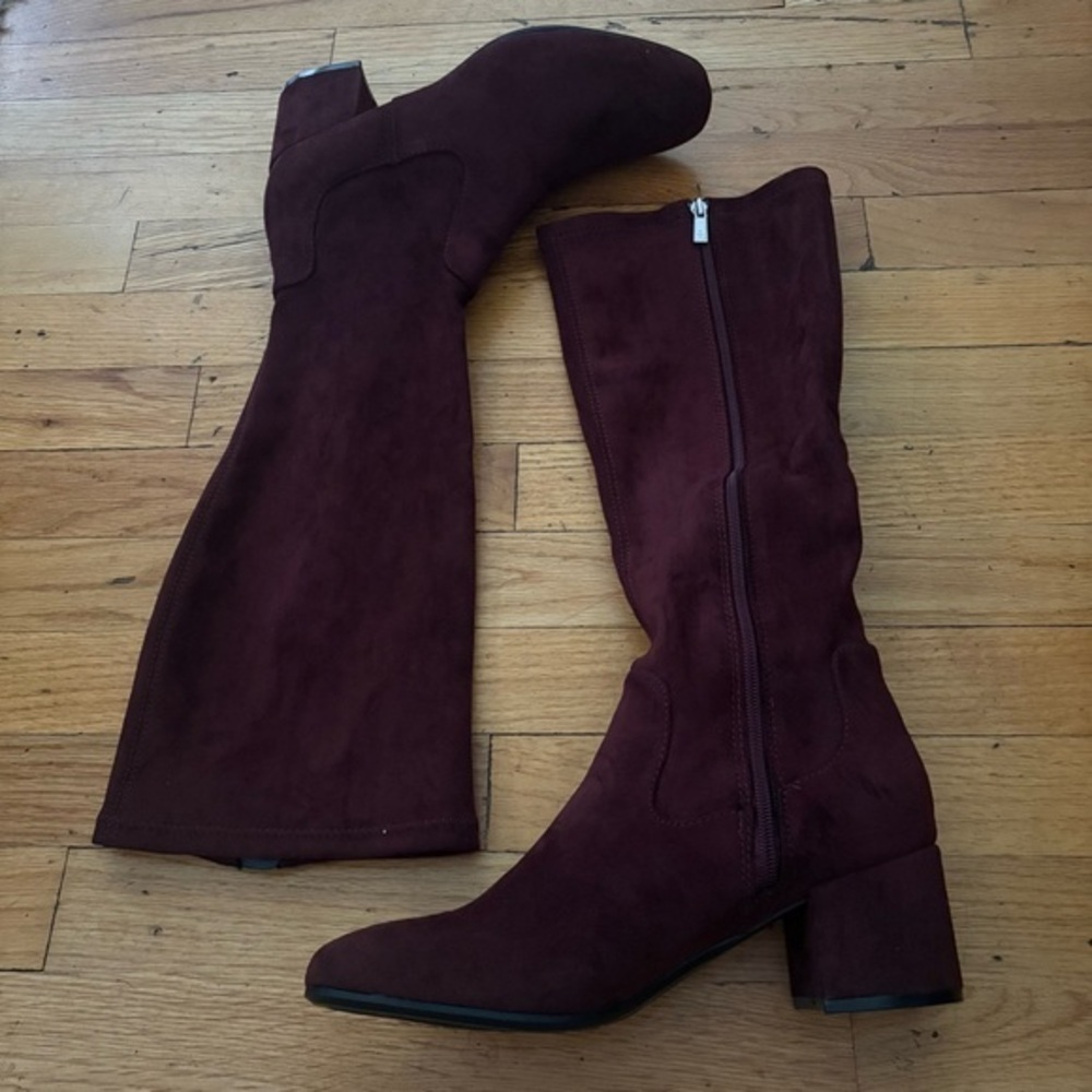 Kenneth Cole Burgundy Faux Suede Boots Size 9.5